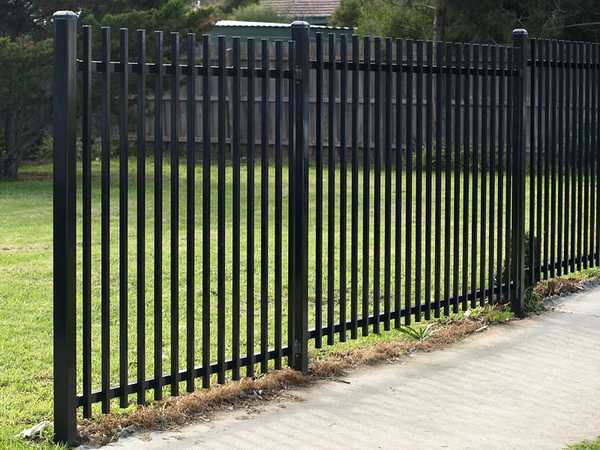 Металлические трубы для забора